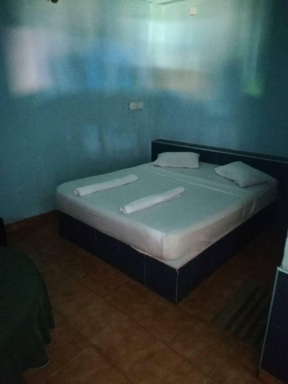 Ninnada Beach Hotel Marawila Esterno foto
