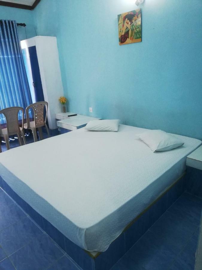 Ninnada Beach Hotel Marawila Esterno foto