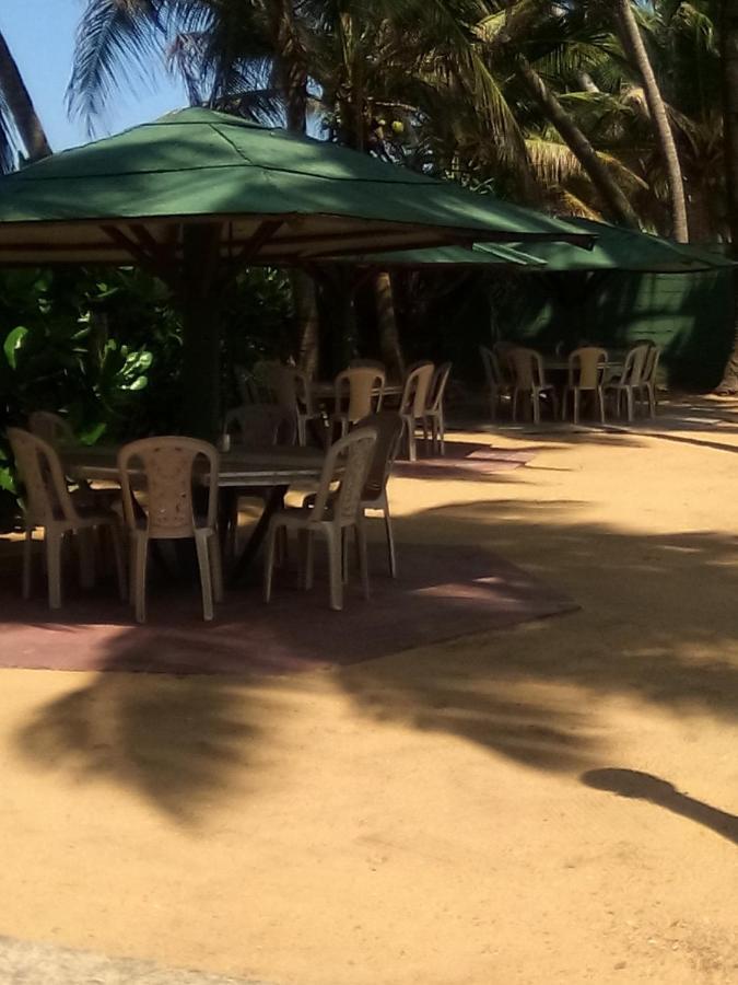 Ninnada Beach Hotel Marawila Esterno foto